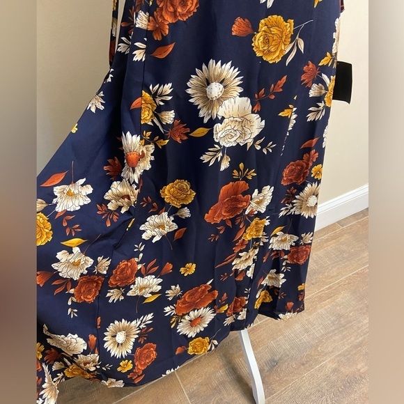 Lulus Flourishing Flirt Navy Blue Floral Cutout Halter Midi Dress Large NWT - Picture 8 of 15